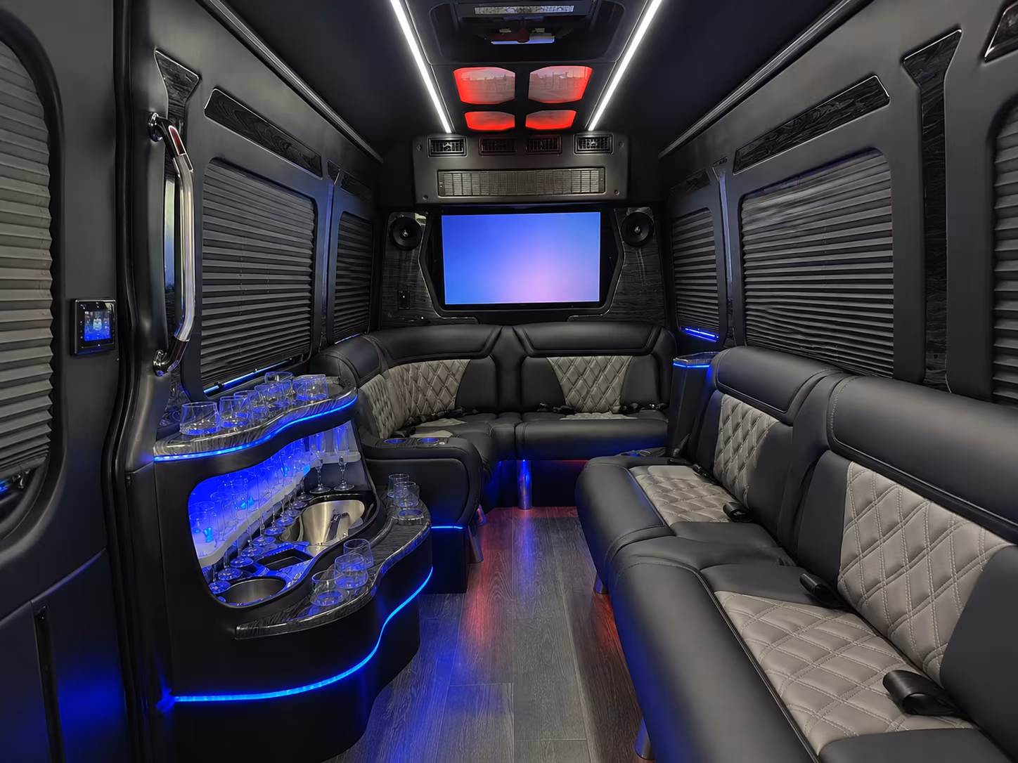 busrentalhendersonville com is the easy way to arrange long distance group travel to nashville memphis and chattanooga