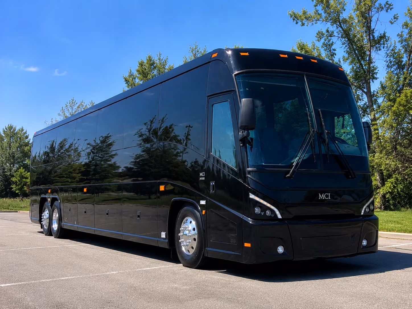 wedding guest shuttles from nashville hotels to your hendersonville venue
